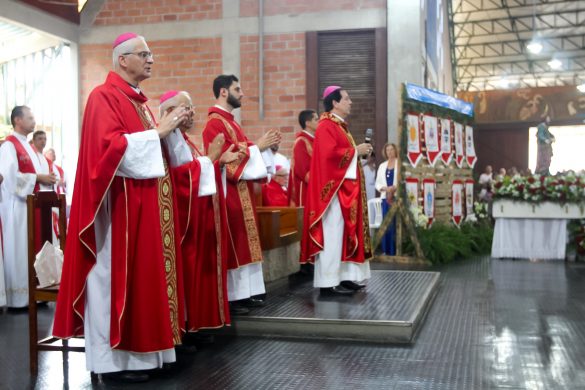 Dom Paulo Bosi Dal’Bó preside Missa Solene em honra a São Mateus com a presença de bispos do Regional Leste 3