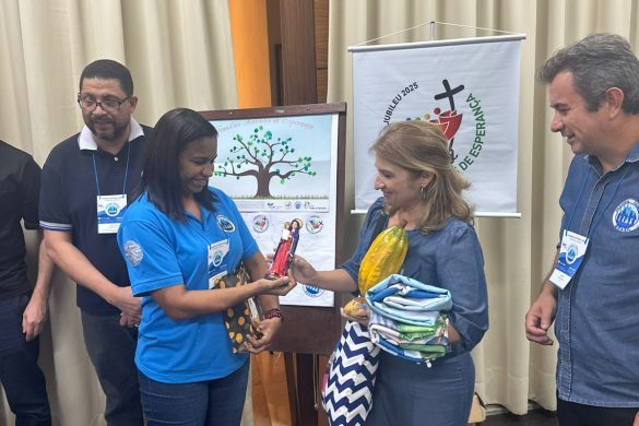 Pastoral Familiar da Diocese de Colatina marca presença em Assembleia do Regional Leste 3