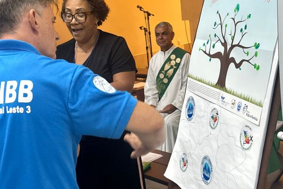 Pastoral Familiar da Diocese de Colatina marca presença em Assembleia do Regional Leste 3