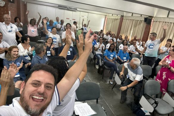 Pastoral Familiar da Diocese de Colatina marca presença em Assembleia do Regional Leste 3