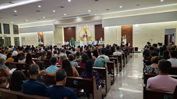 Instituição de Coroinhas e apresentação do novo vigário em Vila Lenira