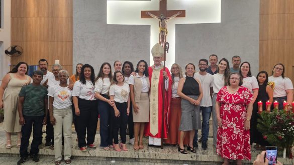 Dom Lauro preside celebração da Crisma e convida os jovens a serem ‘sal e luz do mundo’