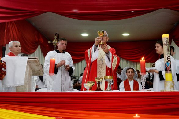 Celebração da Crisma marca o encerramento da Visita Pastoral à Paróquia de Santa Teresa