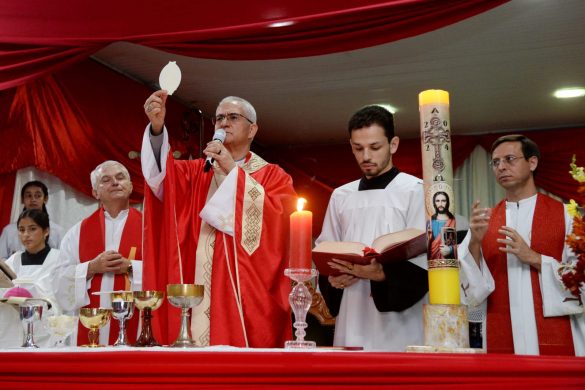 Celebração da Crisma marca o encerramento da Visita Pastoral à Paróquia de Santa Teresa