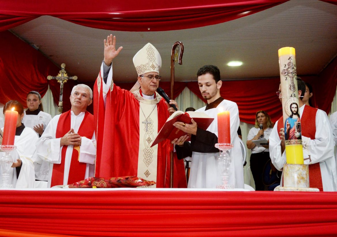 Celebração da Crisma marca o encerramento da Visita Pastoral à Paróquia de Santa Teresa