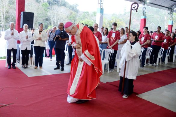 Celebração da Crisma marca o encerramento da Visita Pastoral à Paróquia de Santa Teresa