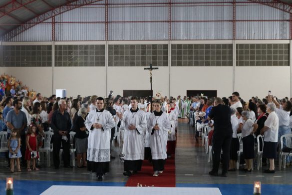 Padre Neil assume como novo pároco da Paróquia São Sebastião