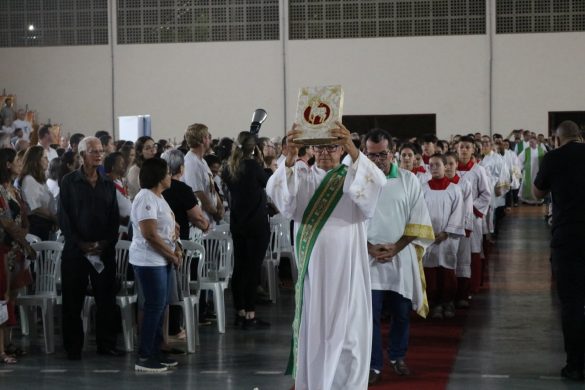 Padre Neil assume como novo pároco da Paróquia São Sebastião