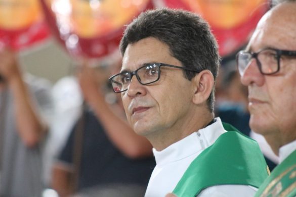 Padre Neil assume como novo pároco da Paróquia São Sebastião