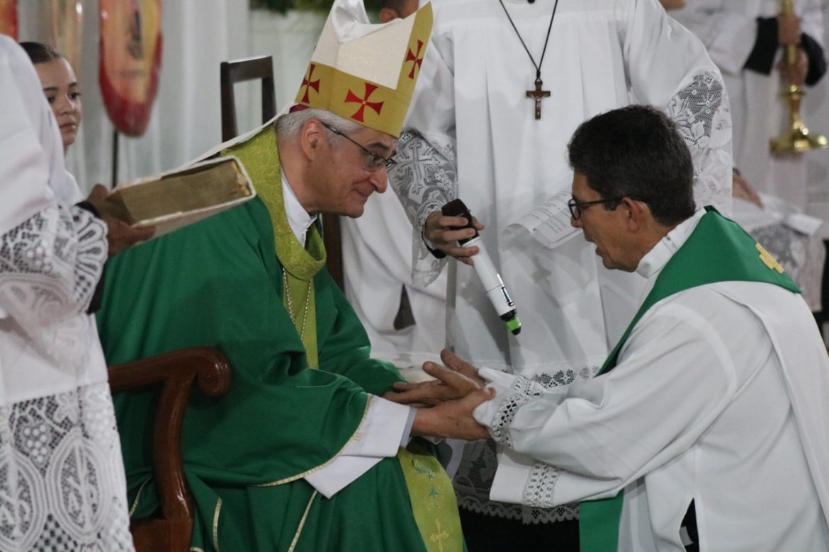 Padre Neil assume como novo pároco da Paróquia São Sebastião