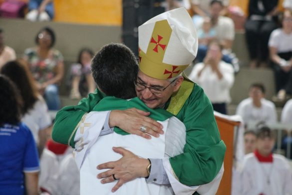Padre Neil assume como novo pároco da Paróquia São Sebastião