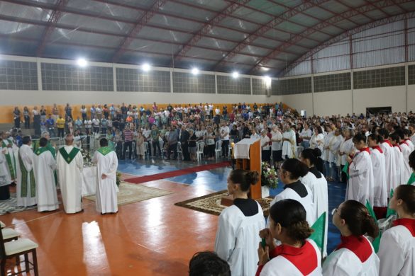 Padre Neil assume como novo pároco da Paróquia São Sebastião