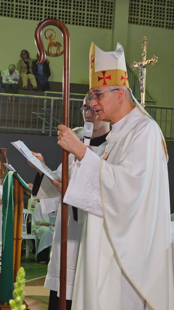 Celebração da Crisma marca o encerramento da Visita Pastoral à Paróquia de Santa Teresa