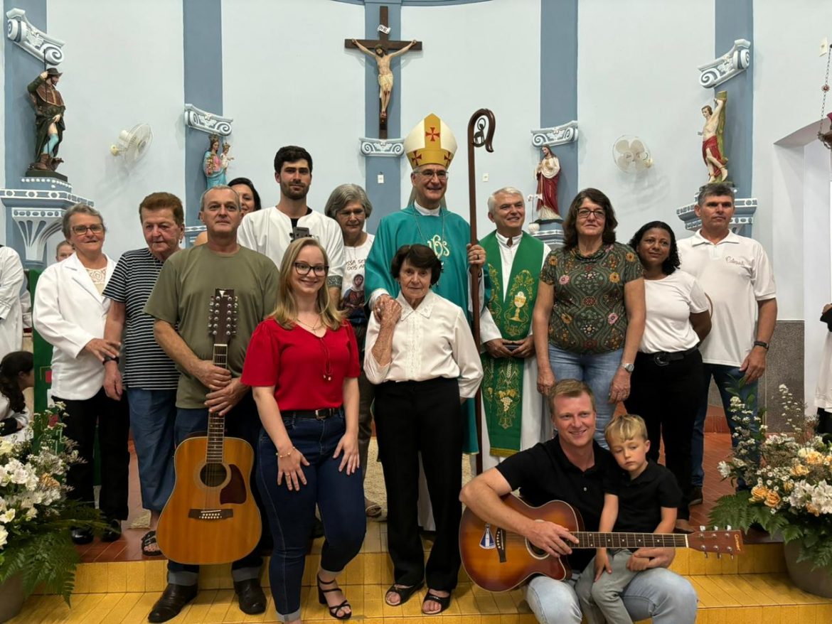 Celebração da Crisma marca o encerramento da Visita Pastoral à Paróquia de Santa Teresa