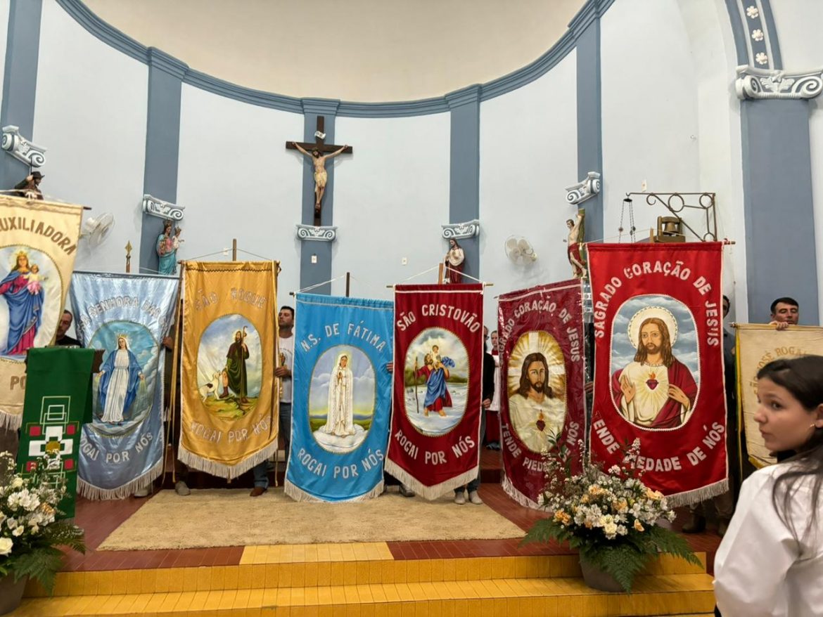 Celebração da Crisma marca o encerramento da Visita Pastoral à Paróquia de Santa Teresa