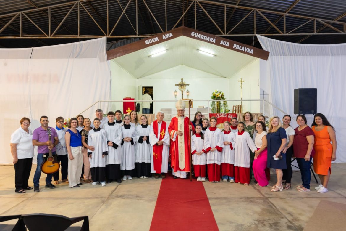 Celebração da Crisma marca o encerramento da Visita Pastoral à Paróquia de Santa Teresa