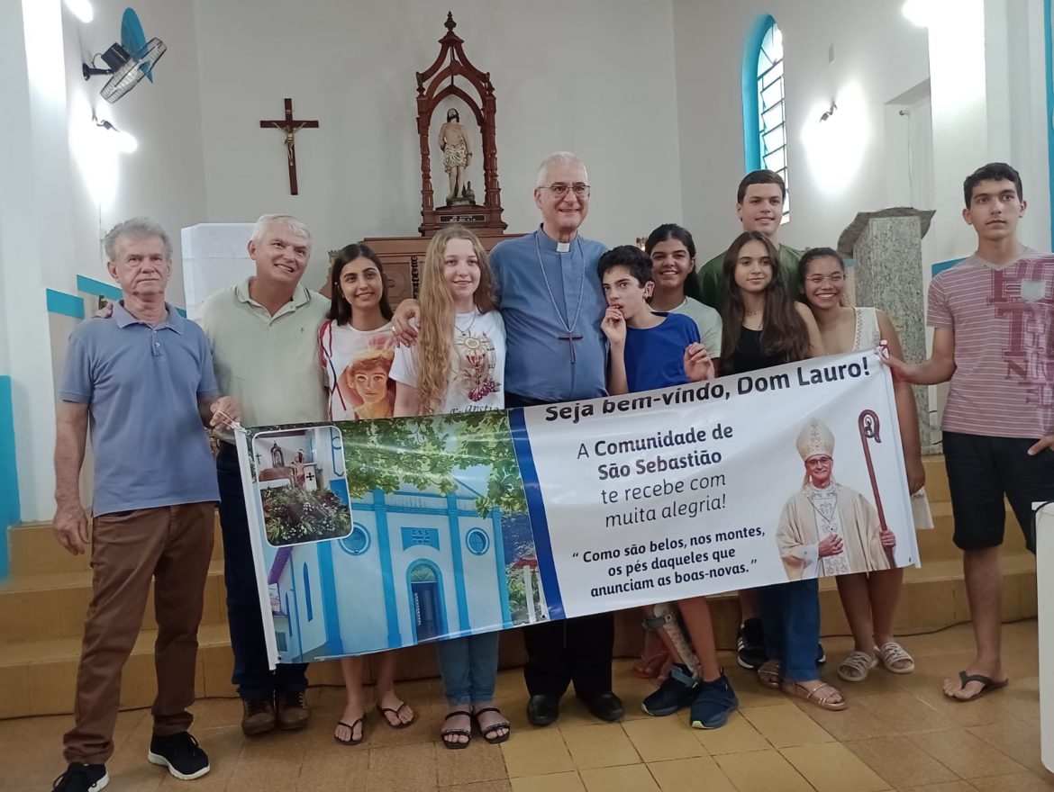 Celebração da Crisma marca o encerramento da Visita Pastoral à Paróquia de Santa Teresa