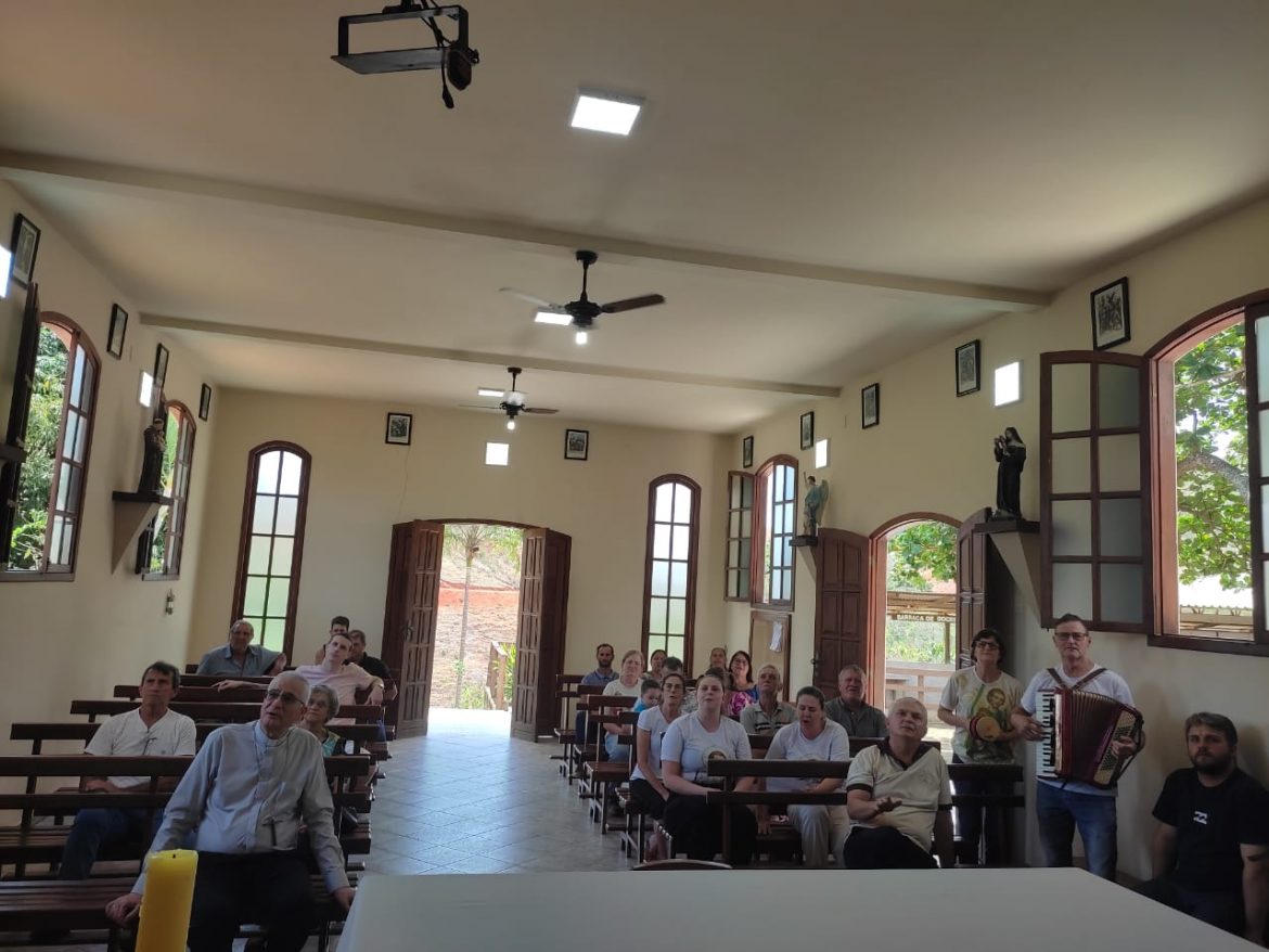 Celebração da Crisma marca o encerramento da Visita Pastoral à Paróquia de Santa Teresa