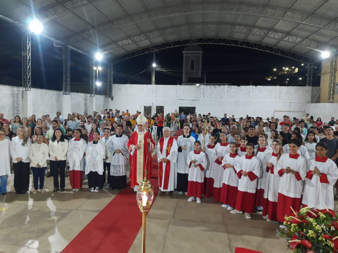 Celebração da Crisma marca o encerramento da Visita Pastoral à Paróquia de Santa Teresa