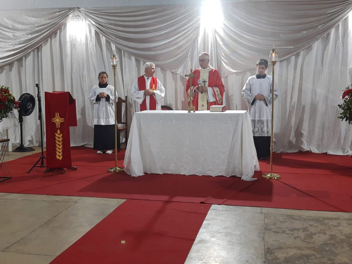 Celebração da Crisma marca o encerramento da Visita Pastoral à Paróquia de Santa Teresa