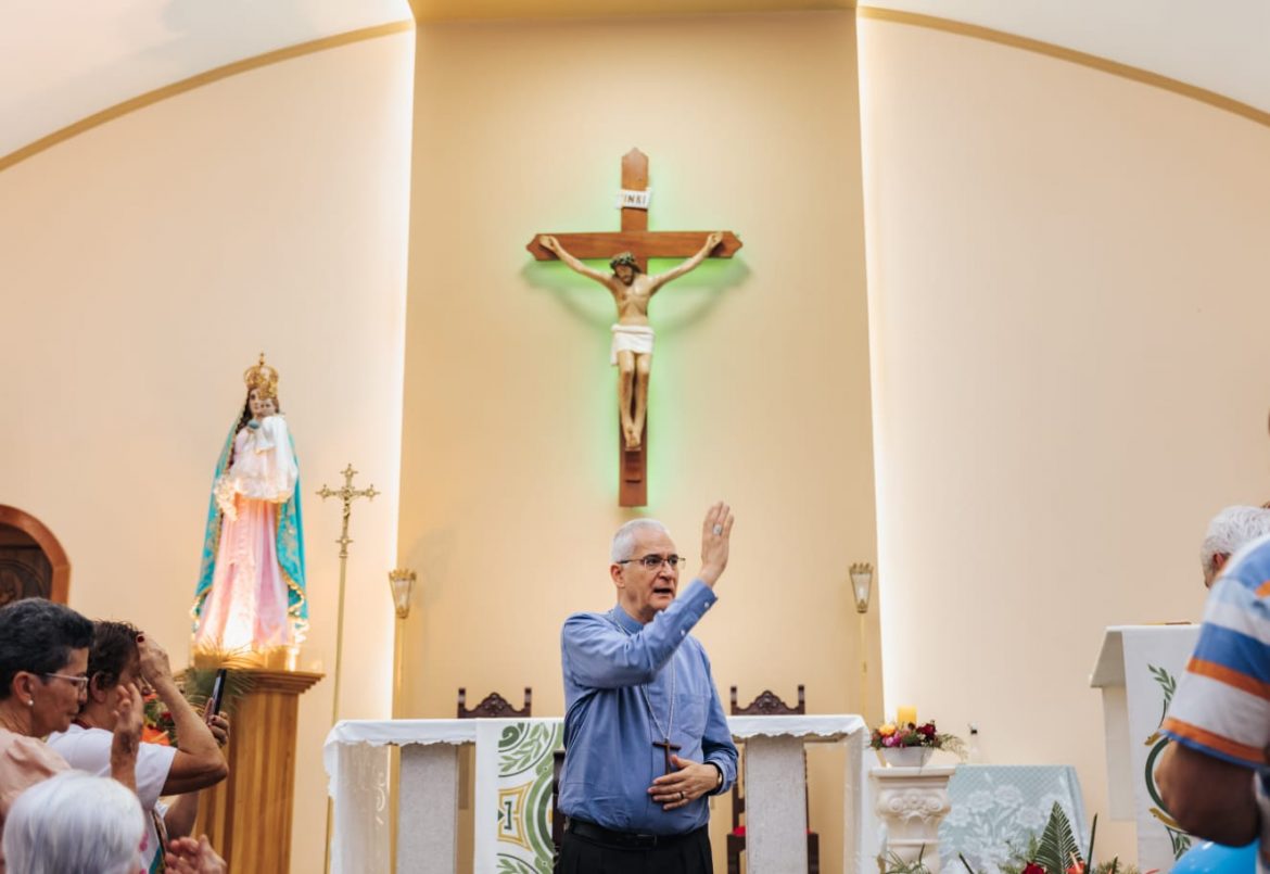 Celebração da Crisma marca o encerramento da Visita Pastoral à Paróquia de Santa Teresa