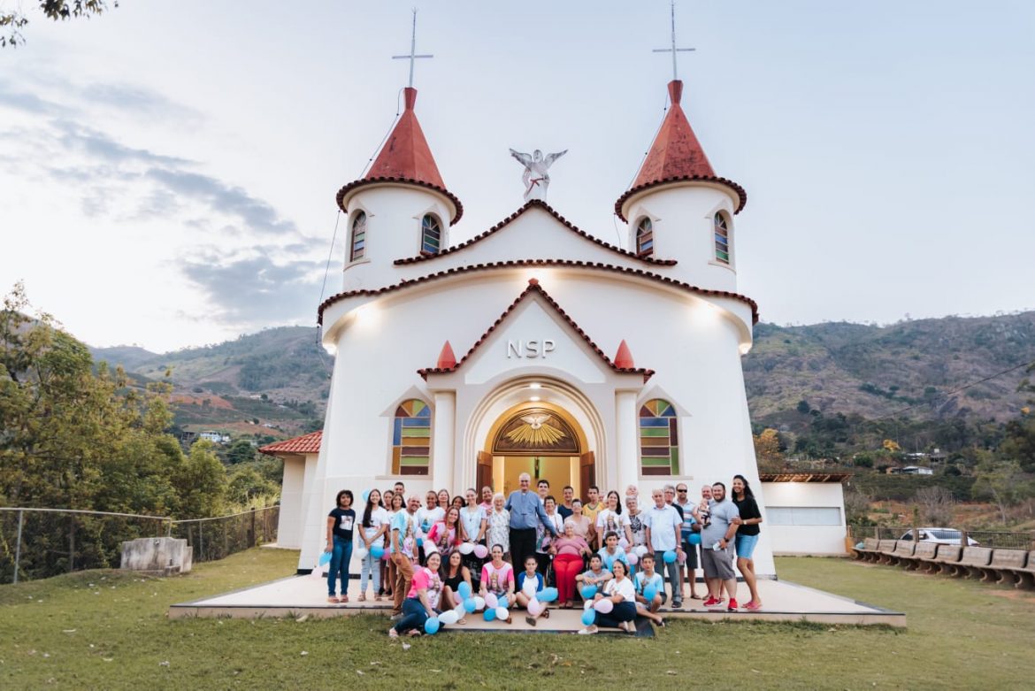 Celebração da Crisma marca o encerramento da Visita Pastoral à Paróquia de Santa Teresa