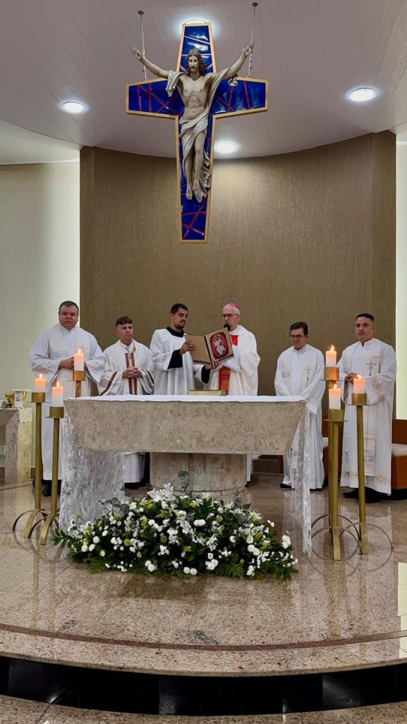 Dom Lauro celebra a Festa de São João Paulo II destacando a fé, a vigilância e a missão universal da Igreja