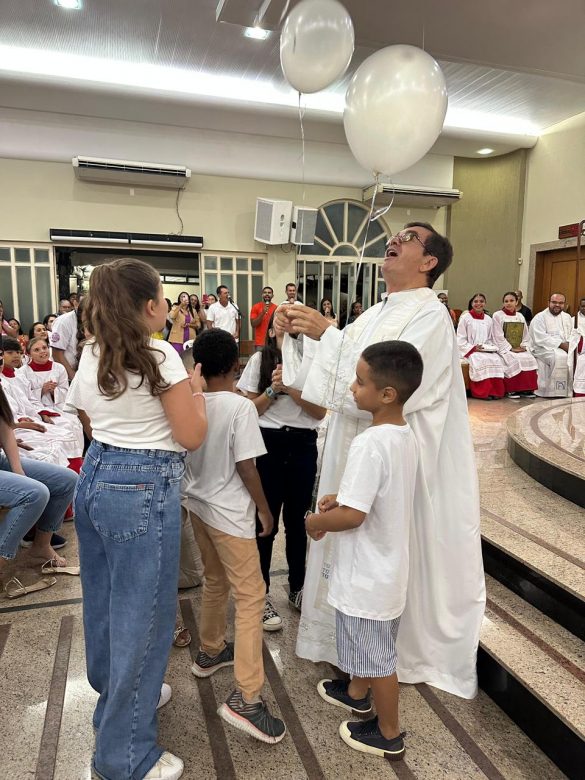 Dom Lauro celebra a Festa de São João Paulo II destacando a fé, a vigilância e a missão universal da Igreja