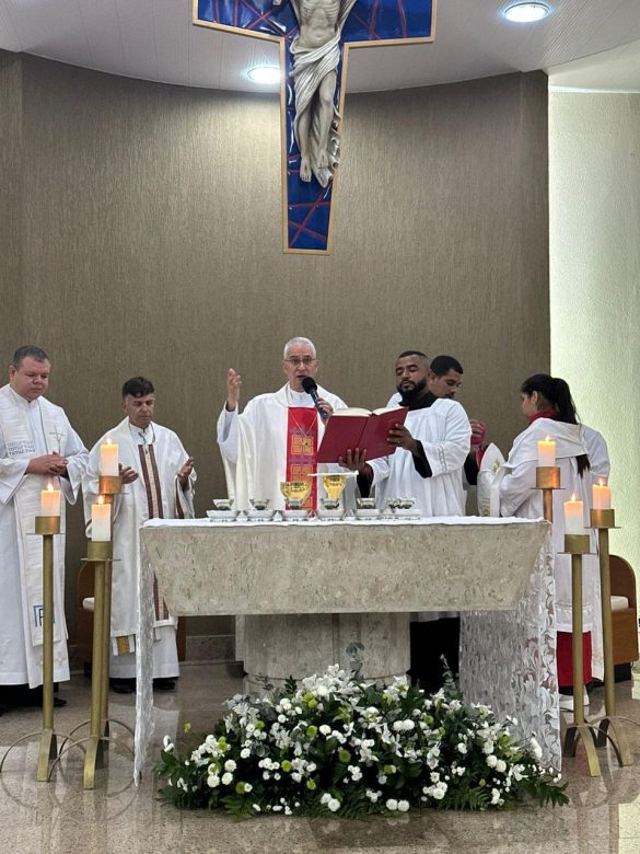 Dom Lauro celebra a Festa de São João Paulo II destacando a fé, a vigilância e a missão universal da Igreja
