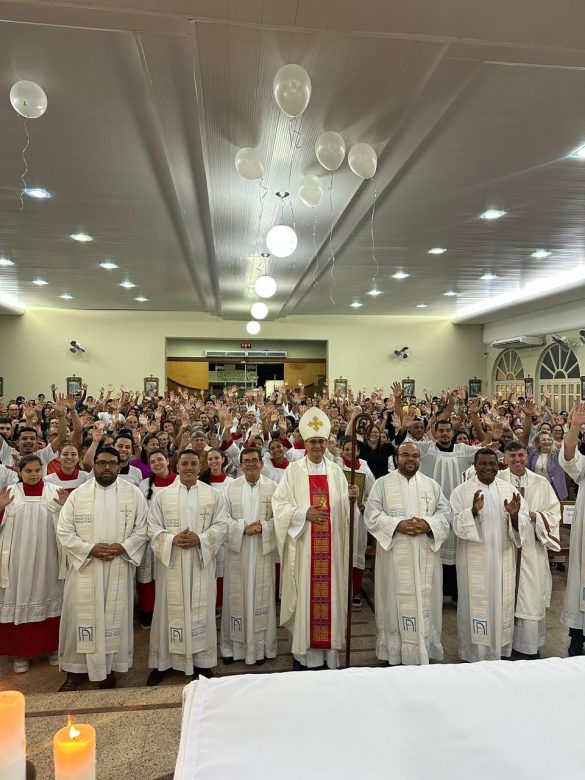 Dom Lauro celebra a Festa de São João Paulo II destacando a fé, a vigilância e a missão universal da Igreja