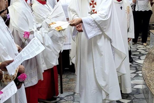 Dom Lauro preside Festa em honra a Santa Teresinha do Menino Jesus em Aracruz