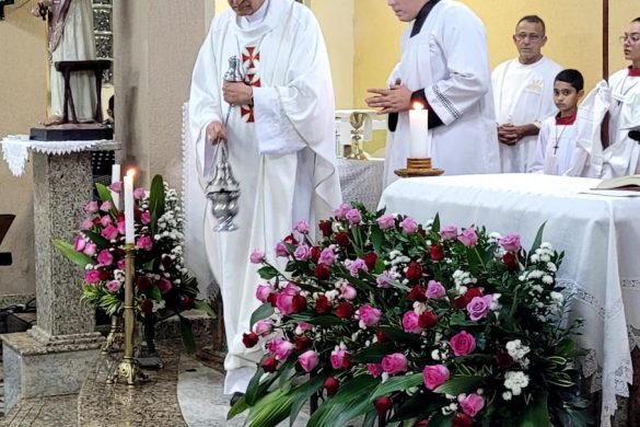 Dom Lauro preside Festa em honra a Santa Teresinha do Menino Jesus em Aracruz