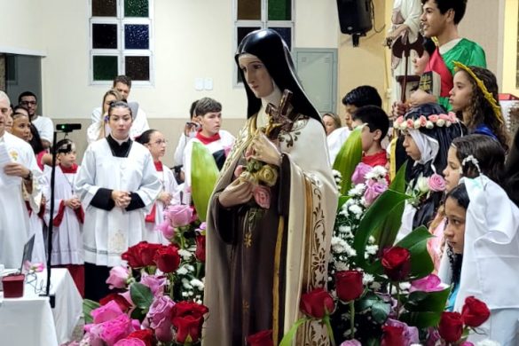Dom Lauro preside Festa em honra a Santa Teresinha do Menino Jesus em Aracruz