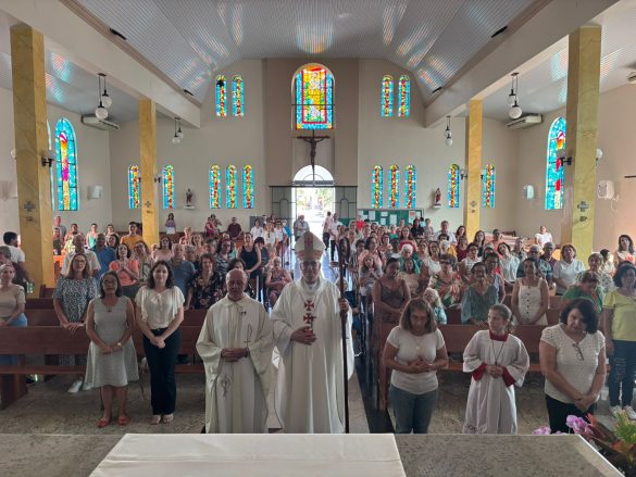 Dom Lauro realiza visita pastoral à Paróquia São José em João Neiva