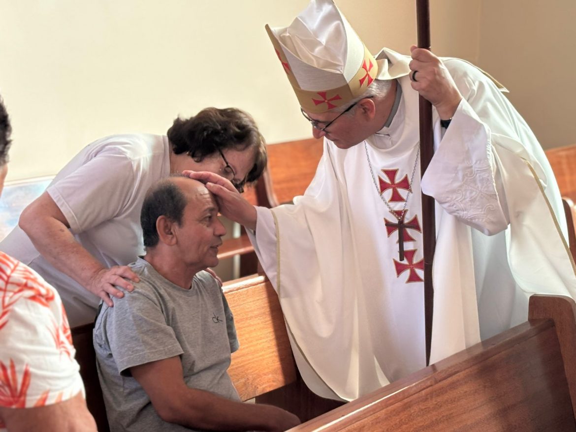 Dom Lauro realiza visita pastoral à Paróquia São José em João Neiva