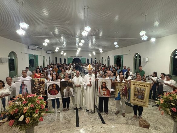 Dom Lauro realiza visita pastoral à Paróquia São José em João Neiva
