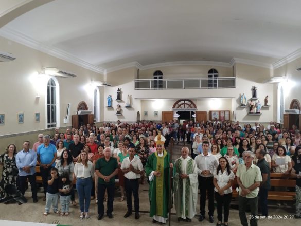 Dom Lauro realiza visita pastoral à Paróquia São José em João Neiva