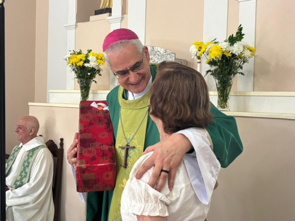 Dom Lauro realiza visita pastoral à Paróquia São José em João Neiva