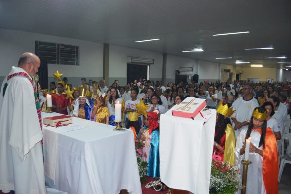 Início de uma nova história: fiéis celebram a bênção do terreno da nova Matriz da Paróquia Santa Teresinha, em Aracruz