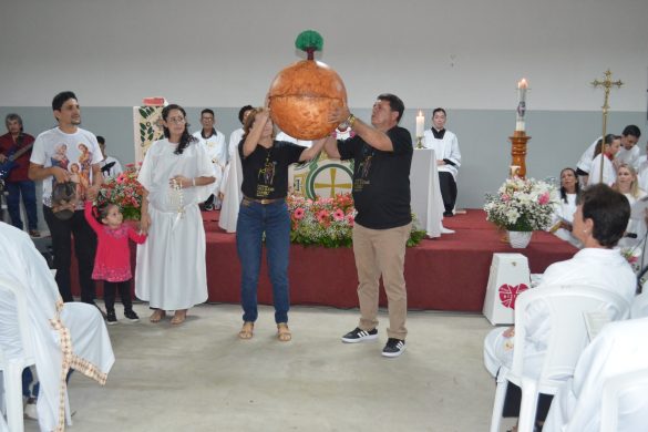 Início de uma nova história: fiéis celebram a bênção do terreno da nova Matriz da Paróquia Santa Teresinha, em Aracruz
