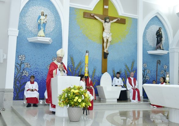 Crisma na Paróquia São Roque de São Roque do Canaã