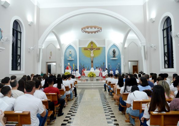 Crisma na Paróquia São Roque de São Roque do Canaã