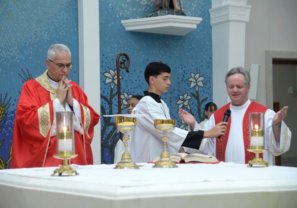 Crisma na Paróquia São Roque de São Roque do Canaã