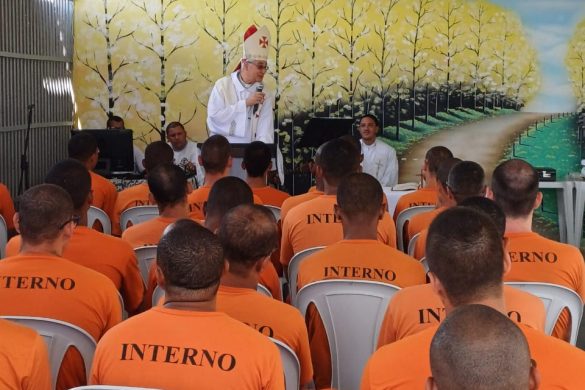 Dom Lauro visita os presídios de Linhares e Bebedouro e destaca a esperança cristã