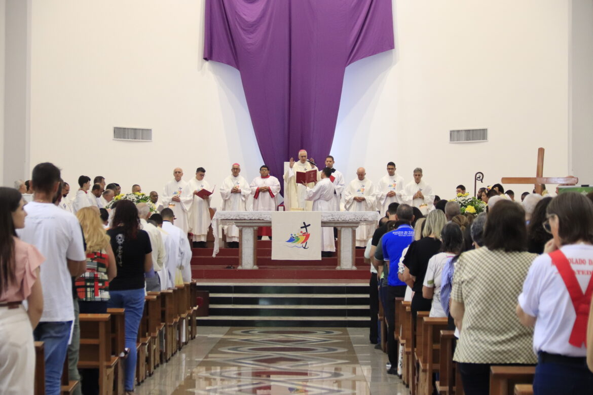 MISSA DOS SANTOS ÓLEOS: UNIDADE E RENOVAÇÃO NA DIOCESE DE COLATINA