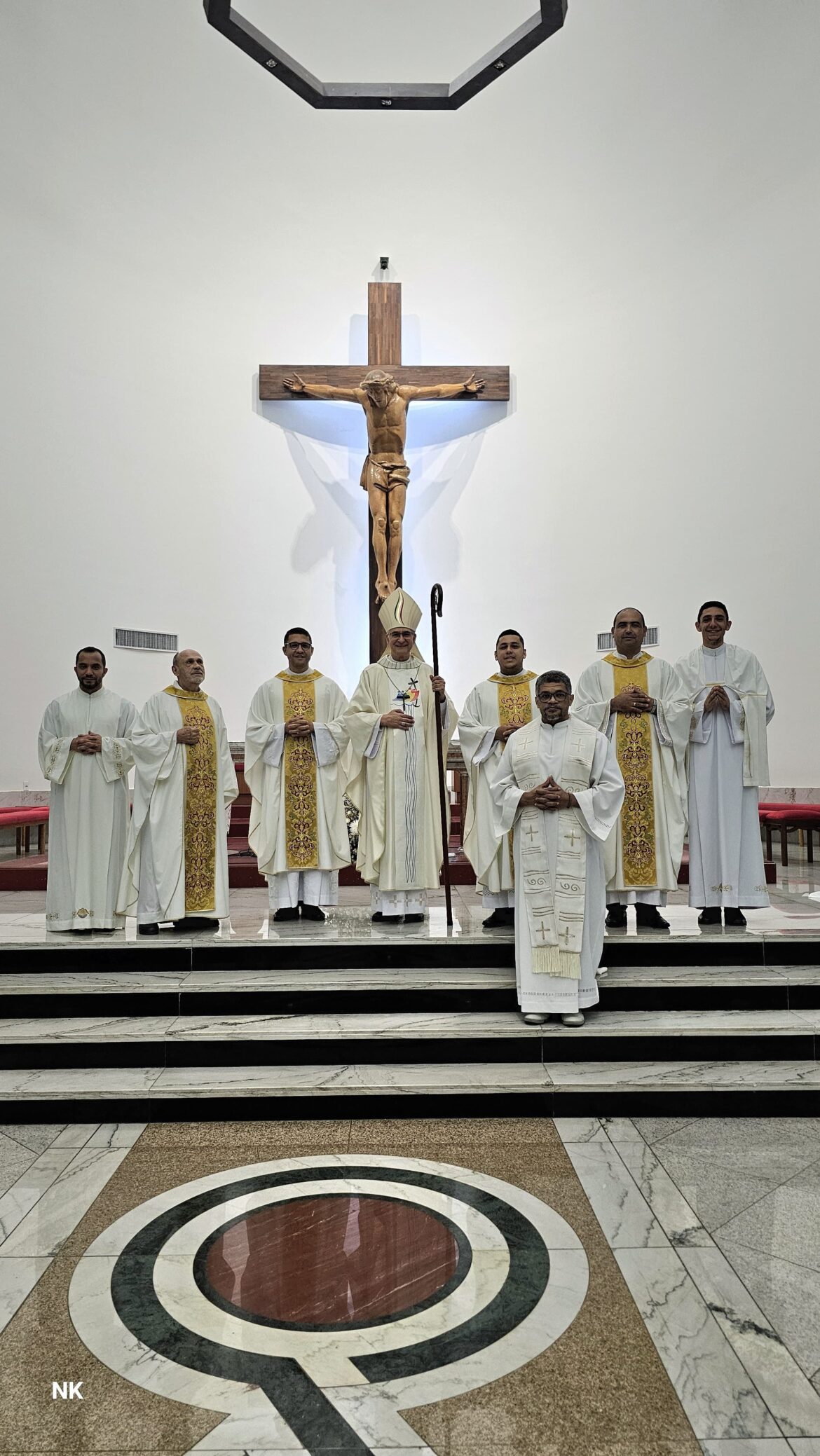 PAPA LEÃO XIV É ELEITO: DIOCESE DE COLATINA CELEBRA COM SANTA MISSA EM AÇÃO DE GRAÇAS