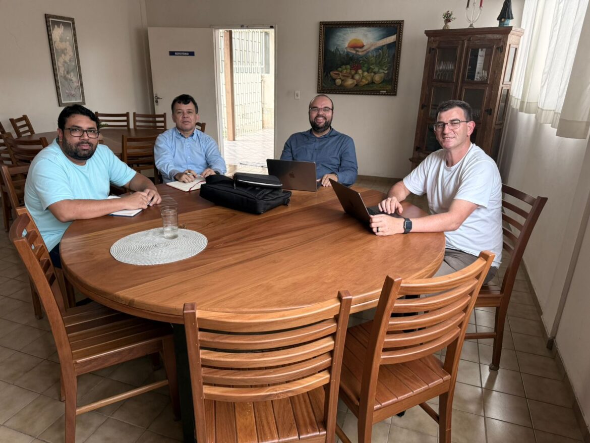 DIOCESE DE COLATINA AVANÇA NA REVISÃO DO PROJETO FORMATIVO