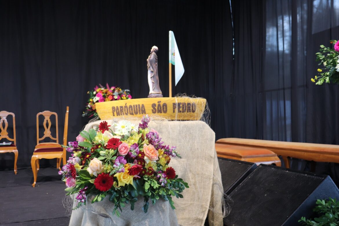 TERCEIRO DIA DA NOVENA DE SÃO PEDRO REÚNE FIÉIS EM NOITE DE FÉ E COMUNHÃO