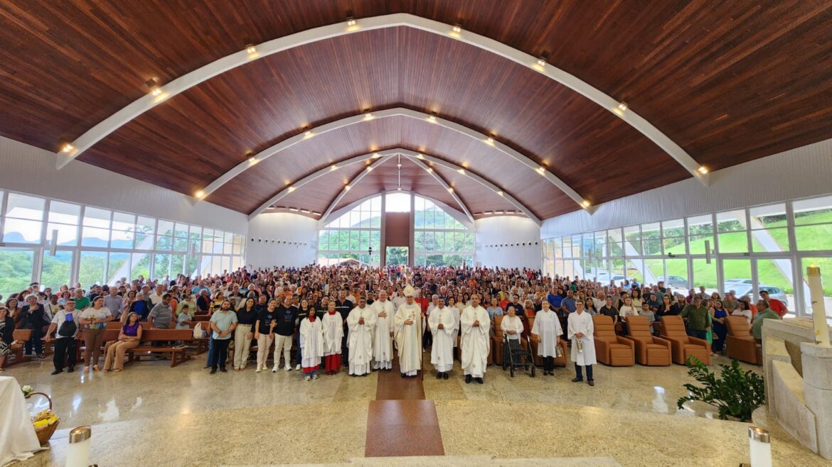 DIOCESE DE COLATINA CELEBRA O JUBILEU DAS FAMÍLIAS EM COMUNHÃO COM ROMA