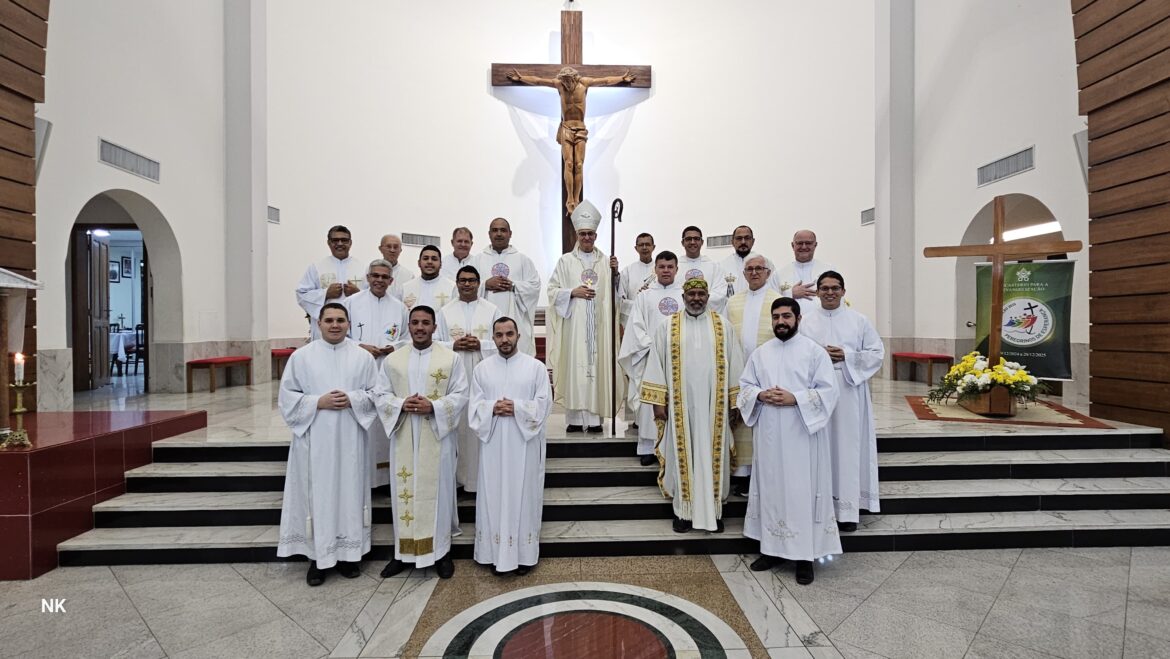 DIOCESE DE COLATINA CELEBRA 35 ANOS DE INSTALAÇÃO